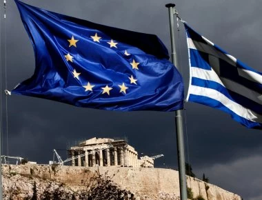Handelsblatt: «Για πρώτη φορά μετά το τέλος του προγράμματος βοήθειας η Ελλάδα τολμά να ξαναβγεί στις αγορές»